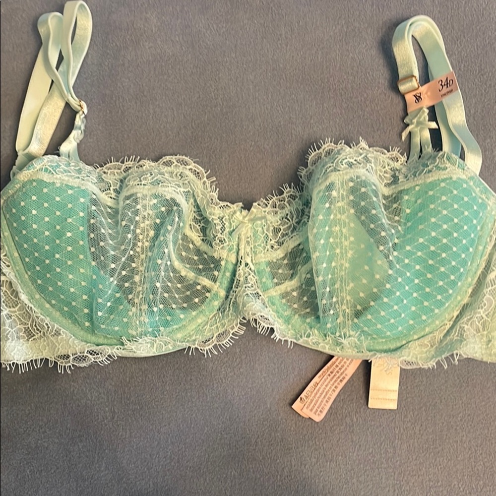 Victoria’s Secret 34D Lace Bra Aqua NWT